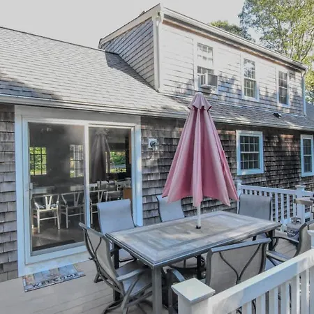 Close To Bayside Game Room W Pool Table